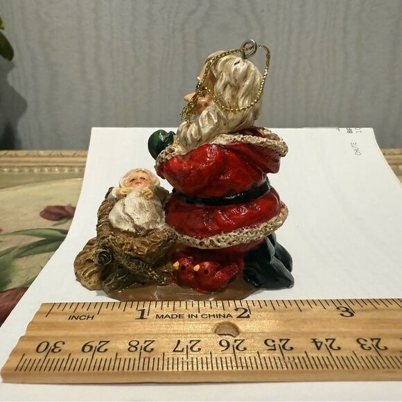 Vintage Kneeling Praying Santa with Baby Jesus Christmas Ornament - Picture 12 of 15